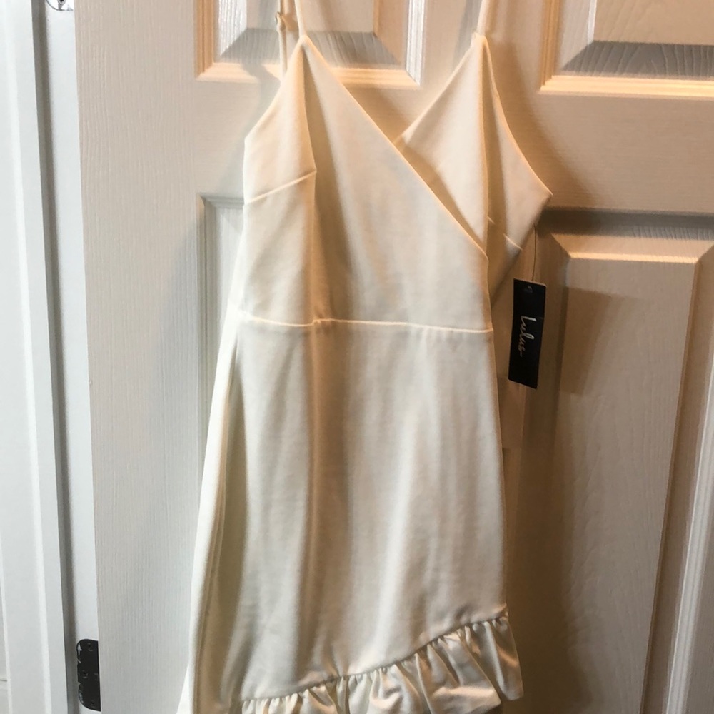 White LULUS dress